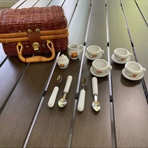 VINTAGE MINIATURE TEDDY BEAR CERAMIC PICNIC BASKET TEA SET!!